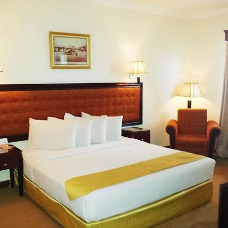 Harbourbay Amir Hotel Batam Экстерьер фото