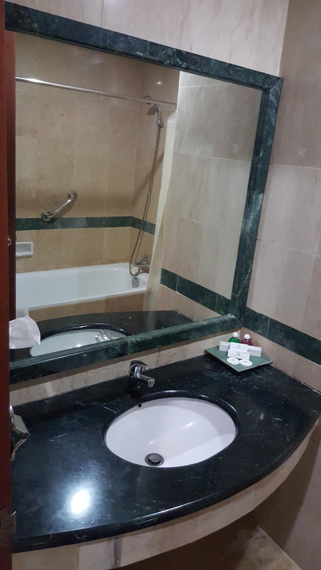 Harbourbay Amir Hotel Batam Экстерьер фото