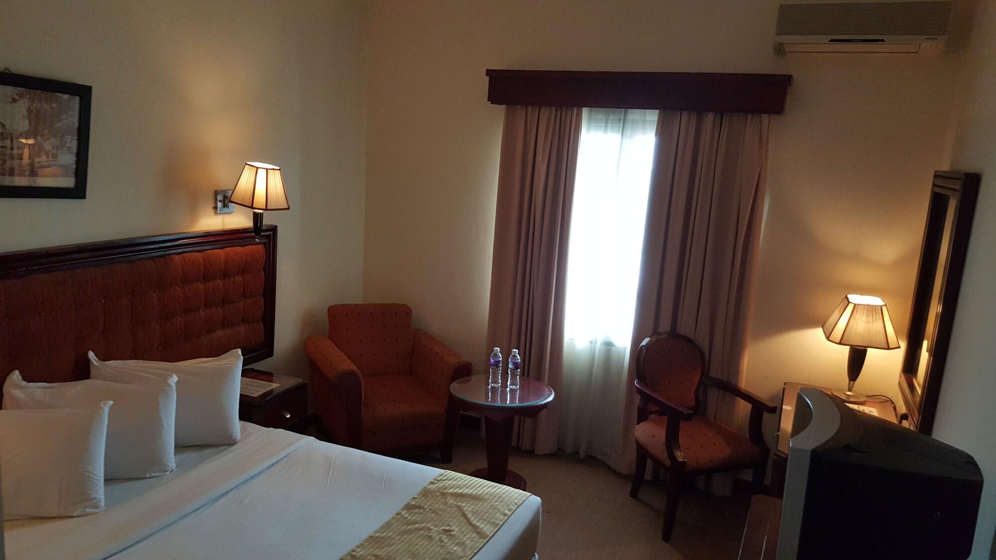 Harbourbay Amir Hotel Batam Экстерьер фото