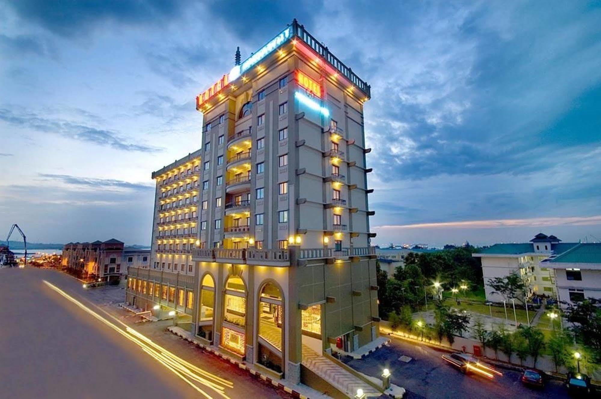 Harbourbay Amir Hotel Batam Экстерьер фото