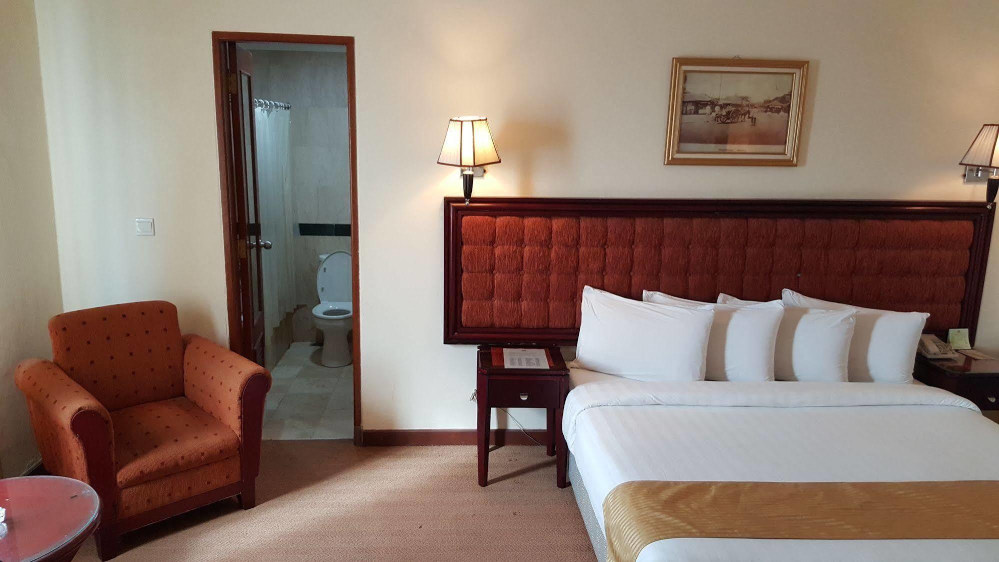 Harbourbay Amir Hotel Batam Экстерьер фото